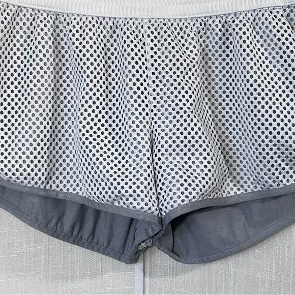Champion Mesh Lined Soft Athletic Running Shorts Size L - Picture 12 of 12